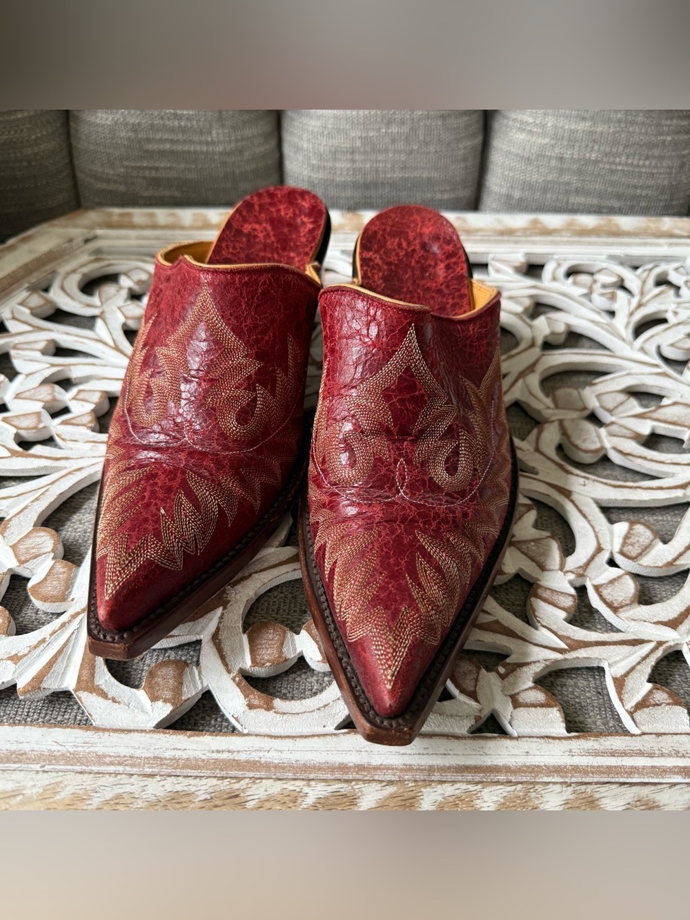 Old Gringo Red Leather Embroidered Slip-On Clogs Shoes Womenโs 7